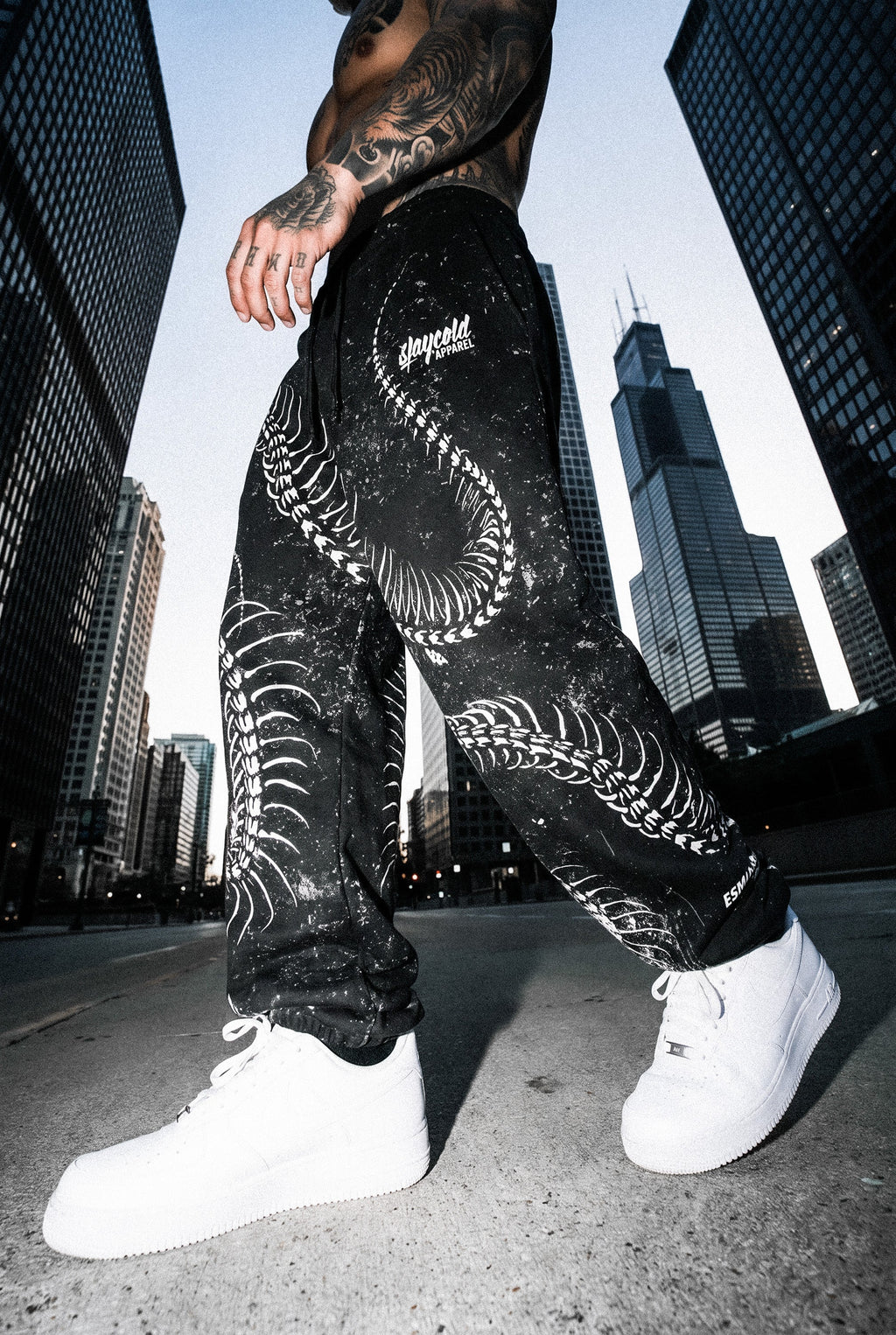 Black Spine (Black) - Sweatpants (350GSM)