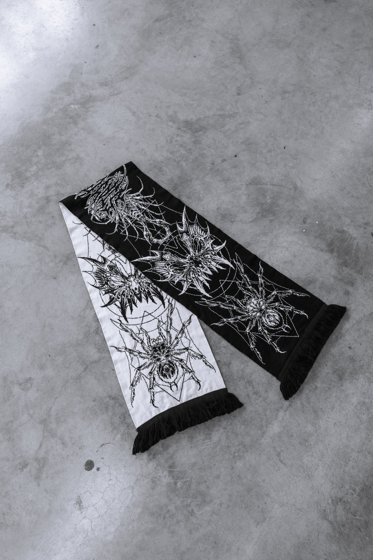 Dragonfly (Black White) - Scarf