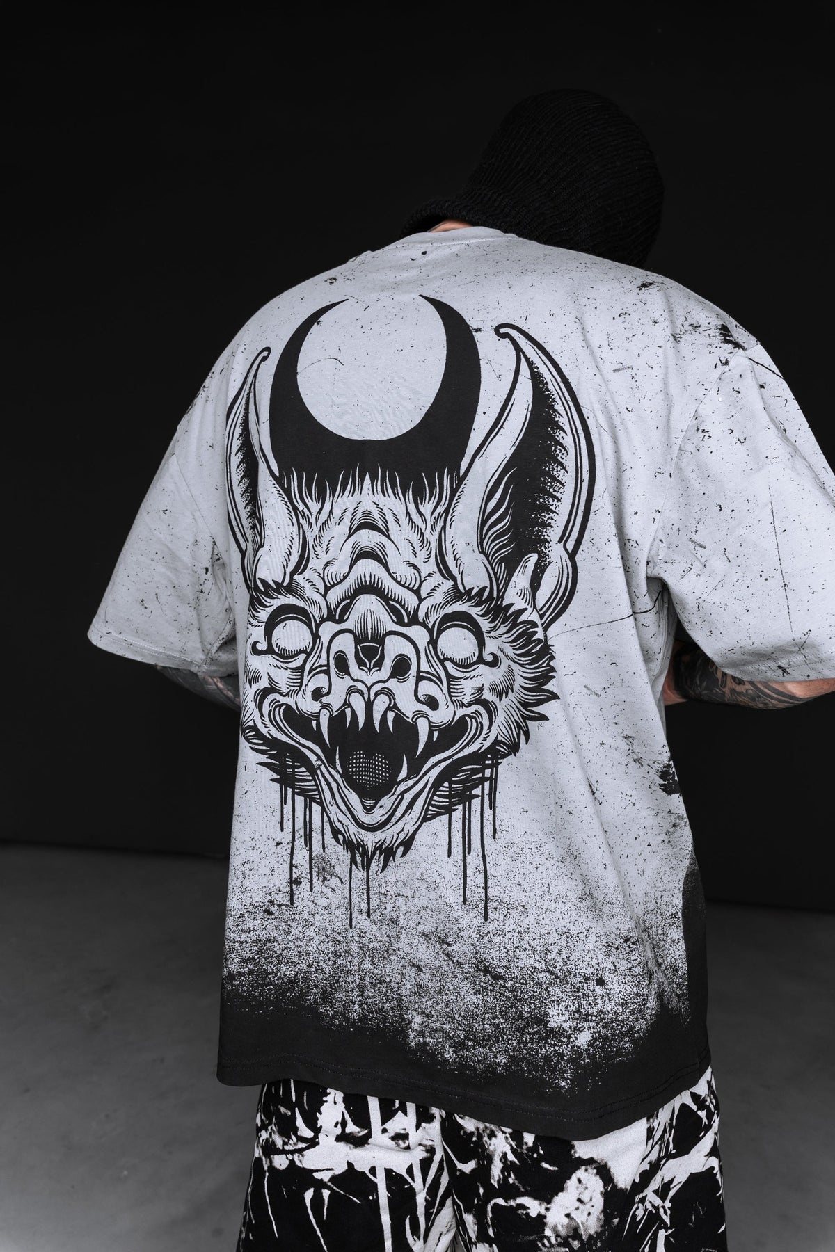 Moonthirst (Grey Grunge) - Oversized T-Shirt (200GSM)