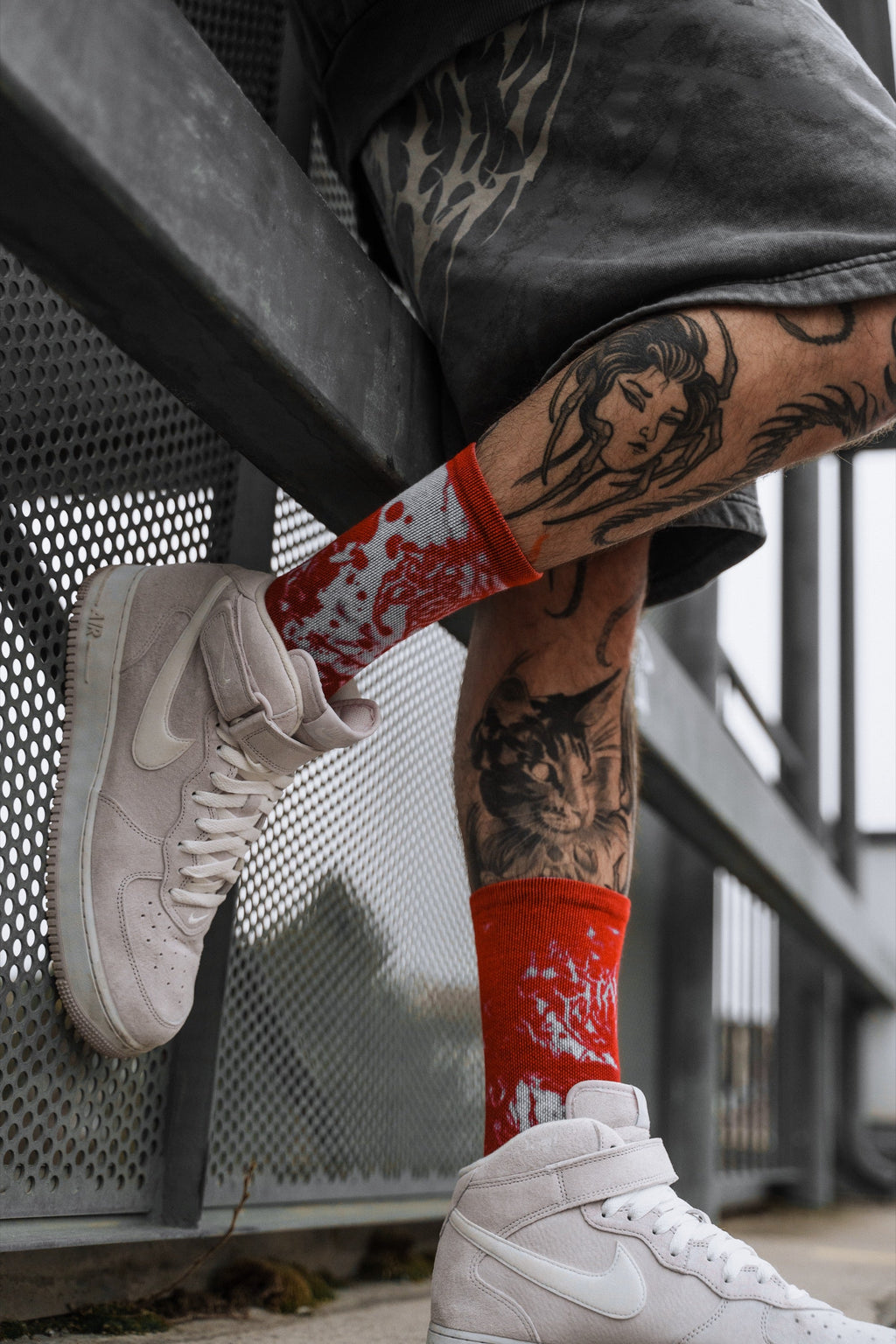 Threadfall (Red) - Comfort Socks