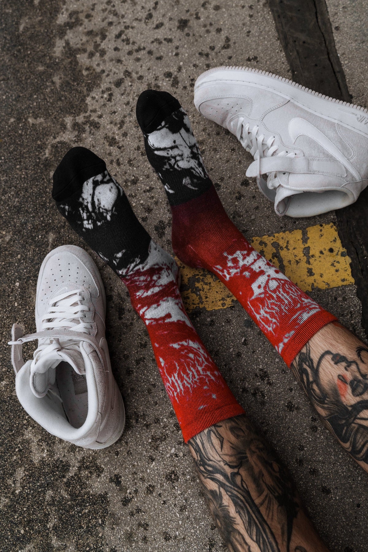 Threadfall (Red) - Comfort Socks