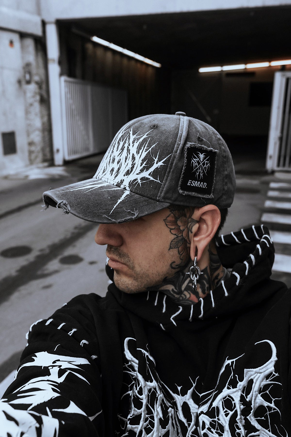 Veil Of Thorns - Distressed Baseball Cap (Black)