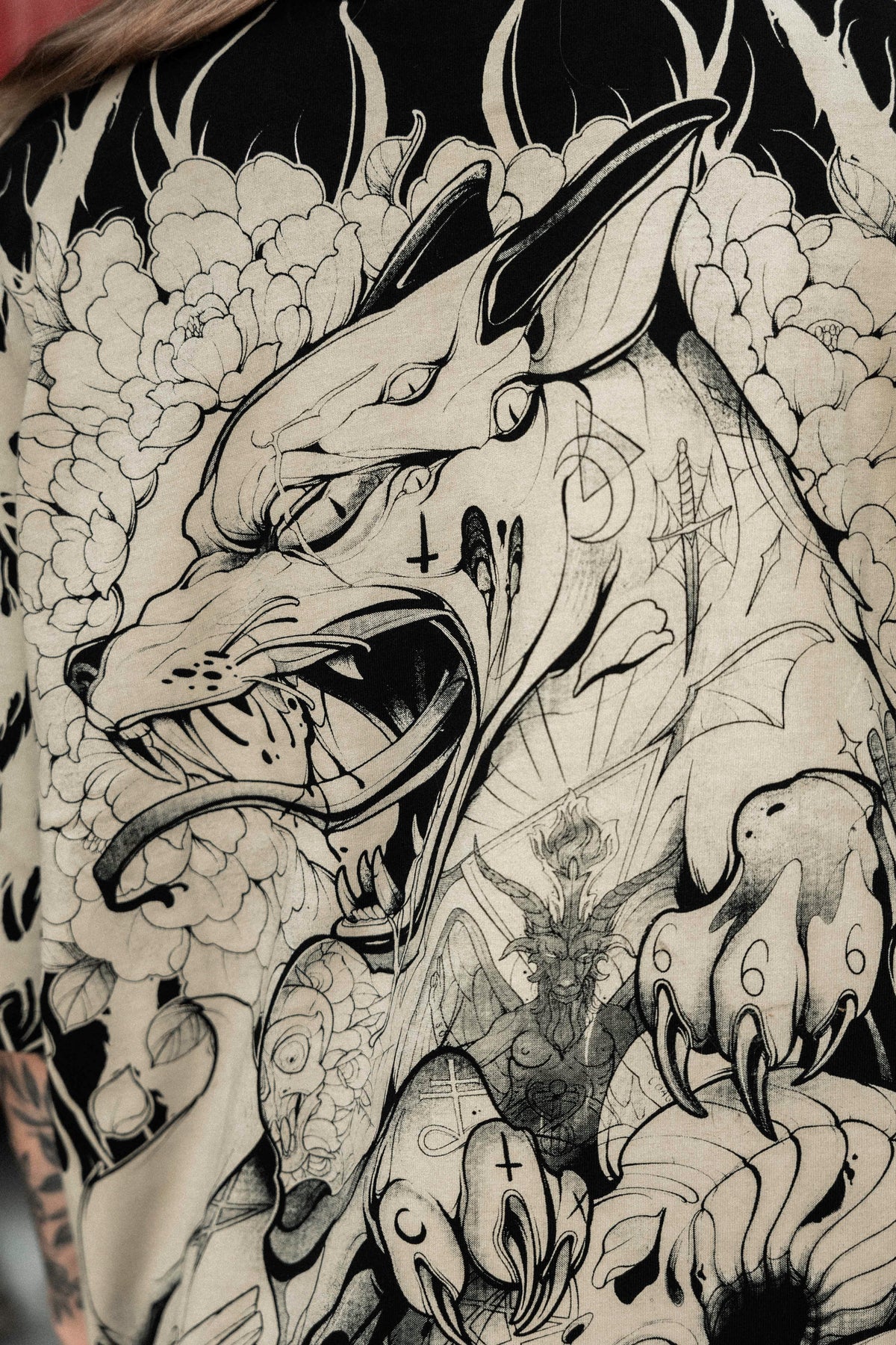 Zombie Fox (Black) - Oversized T-Shirt (200GSM)