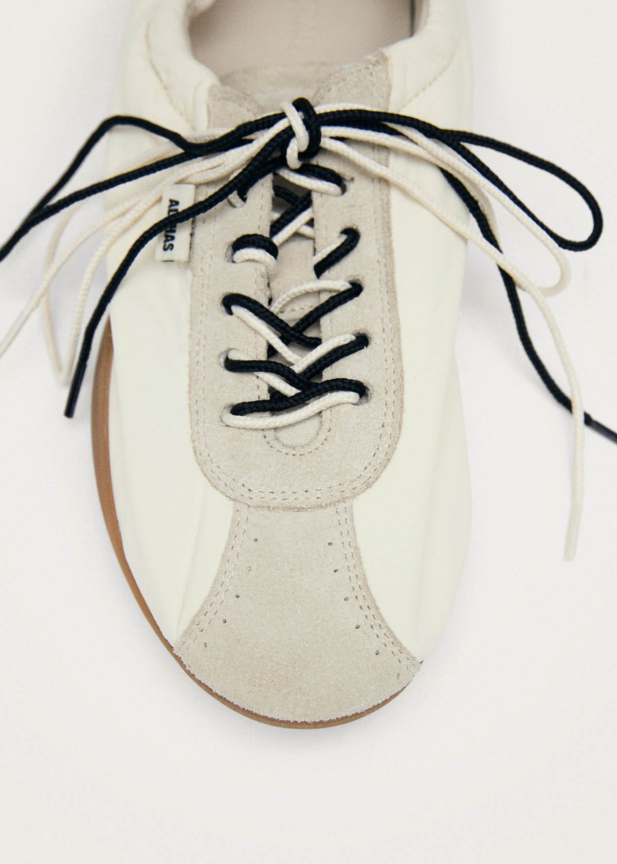 Tb.61 Aera Cream Sneakers